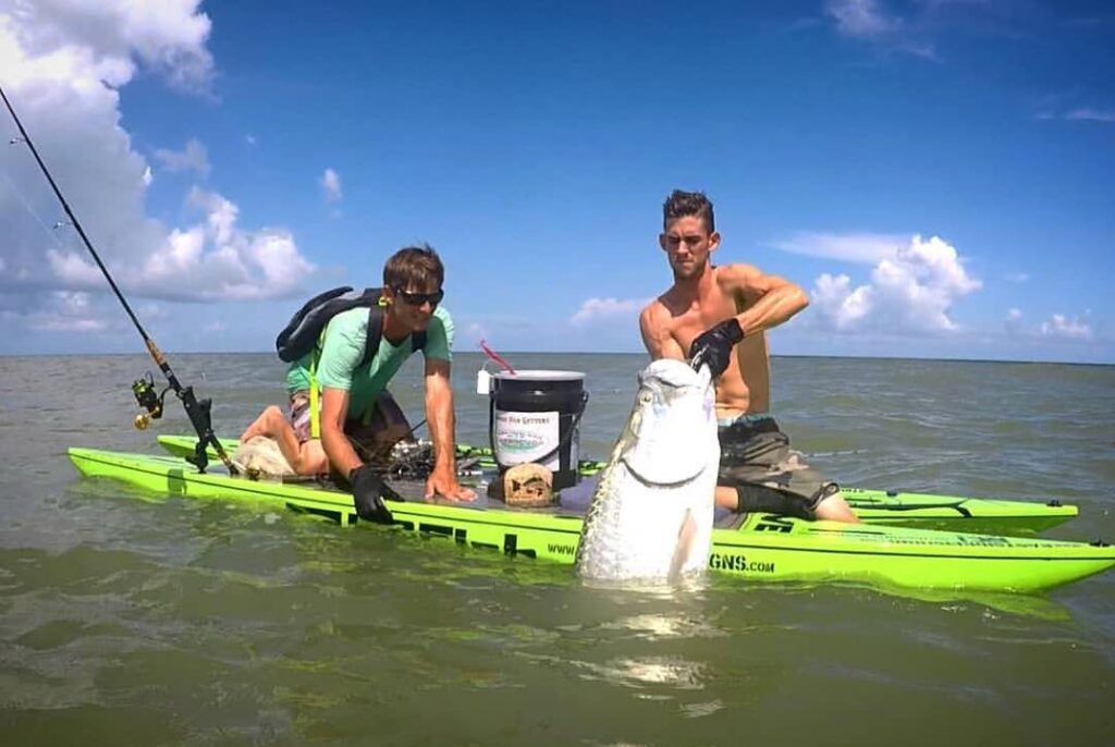 Beach tarpon, two bros, one board. Epic stability •