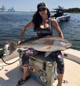 @lauraloves2fish huge bull red getting cheered on by FWC!
DM / tag us in your pi…
