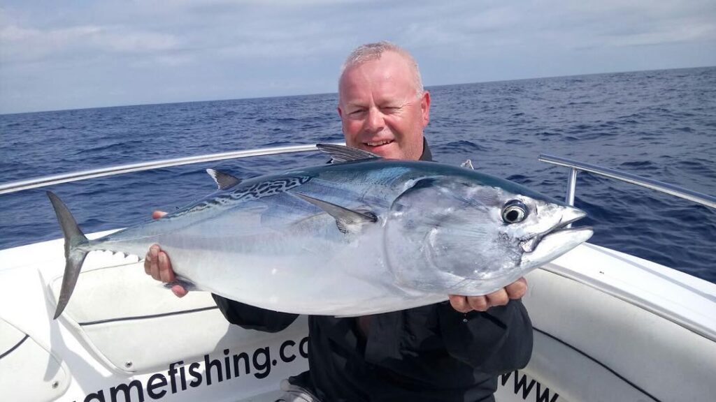 Riu mar 2017
 tuna game